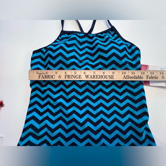 KANU GIRLS SIZE 14 BLUE/NAVY CHEVRON PATTERN PADDED TANKINI. CRISS CROSS 
NWT - Picture 5 of 8